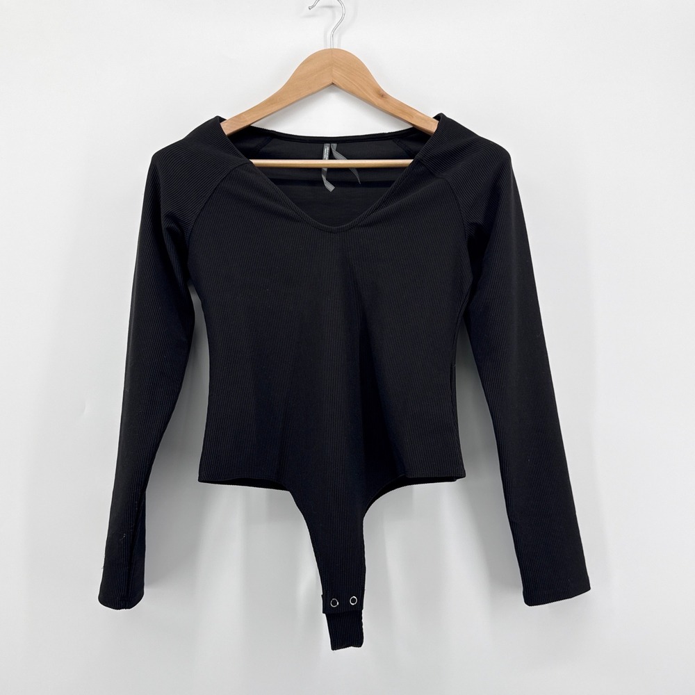 By Anthropologie Small Black Ribbed V-Neck Long Sleeve Bodysuit OB1622629‎ EUC